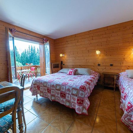 Hotel La Vieille Ferme Manigod Esterno foto