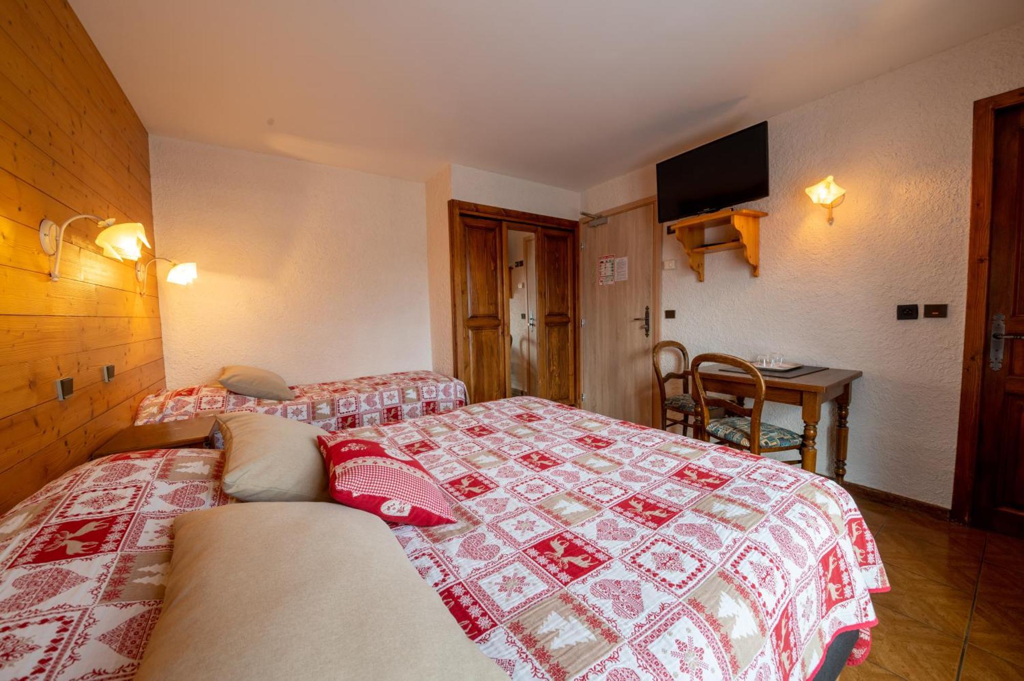Hotel La Vieille Ferme Manigod Esterno foto