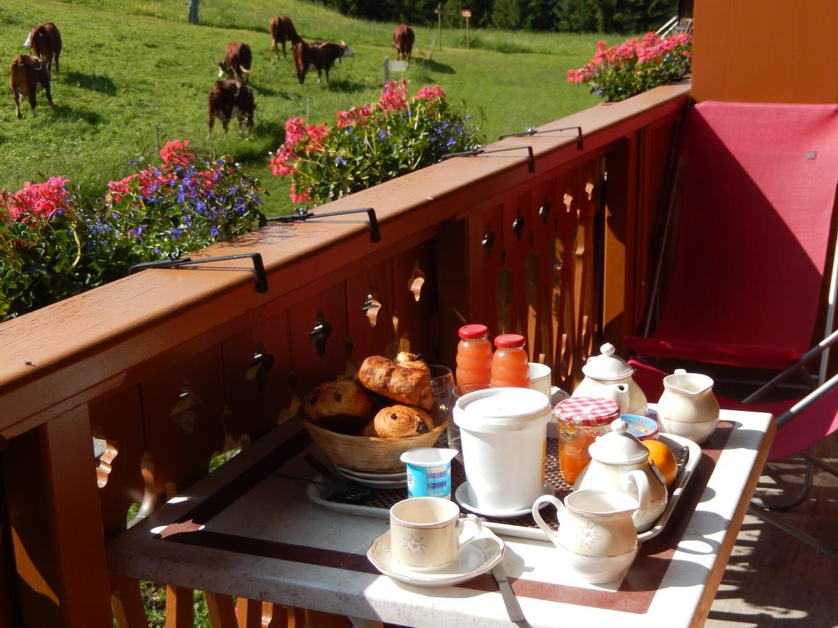 Hotel La Vieille Ferme Manigod Esterno foto